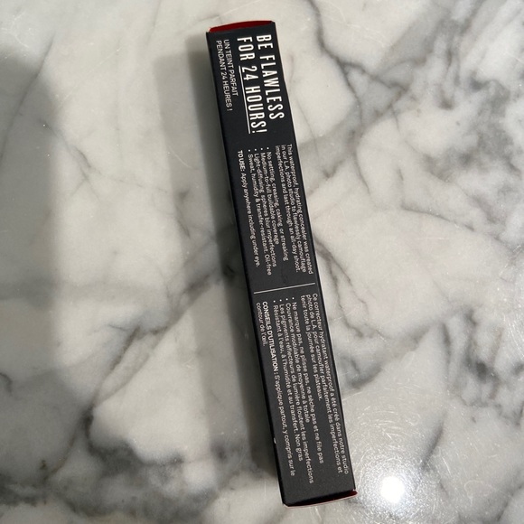 Smashbox Studio Skin Concealer in Light/Medium - Picture 3 of 6